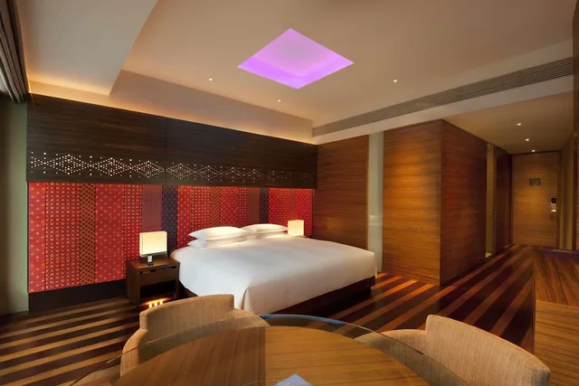 Room, King Bed, Andaz Xintiandi Shanghai - A Concept By Hyatt 3/4