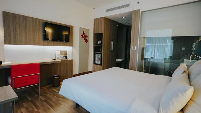 غرفة سوبيريور بسرير كينج، Novotel Banjarmasin Airport 1/10