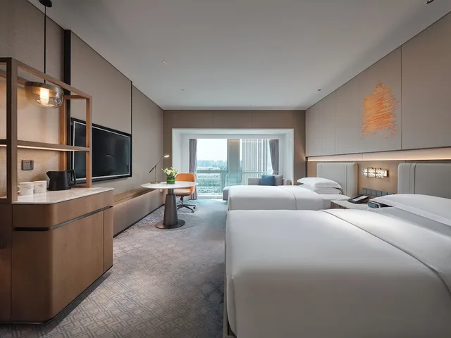 Standard, Twin Beds, Club Lounge Access, Accessible, Crowne Plaza Hohhot City Center 2/5