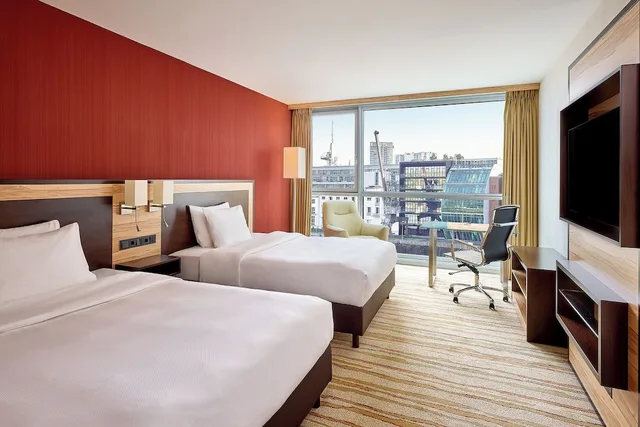 غرفة بسريرين مزدوجين، Courtyard By Marriott Dusseldorf Hafen 1/3