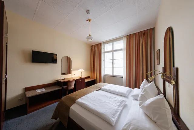 غرفة قياسية بسرير مزدوج، Hotel Continental 2/5
