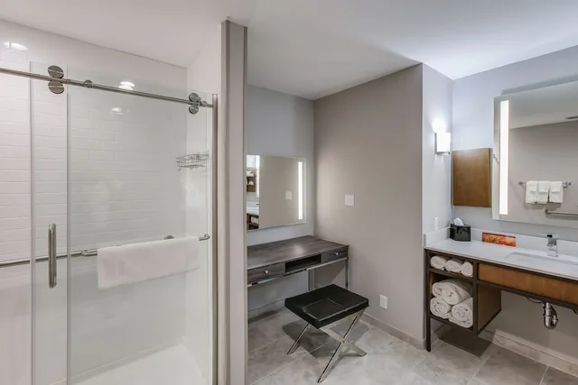 جناح بسرير كينج، Hilton Garden Inn Ames 6/10