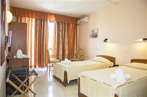 غرفة قياسية، Relax Inn Hotel 1/2