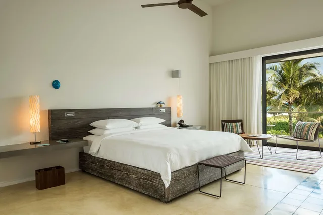 Room, King Bed, Lagoon View, Andaz Mayakoba Resort Riviera Maya - a concept by Hyatt 4/10