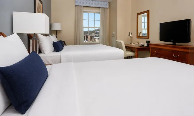 Room, King Bed, 2 Queen Beds, Accessible, Hotel 24 South 2/3