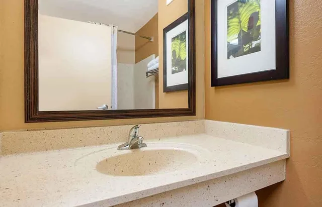 Studio, Suite, Queen Bed, Accessible, Extended Stay America Cincinnati - Covington 5/6