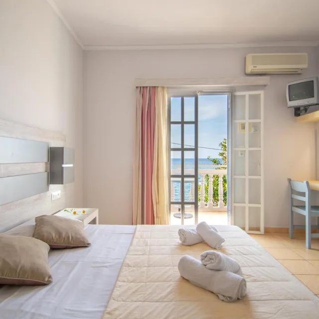 Standard, Double or Twin Bed, Lateral Side Sea View، Agoulos Inn 1/9