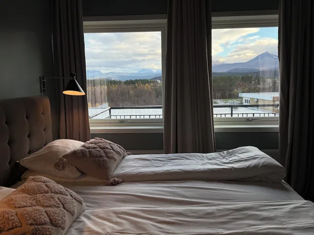 غرفة ديلوكس بسرير كينج، Bardufoss Hotell 1/2
