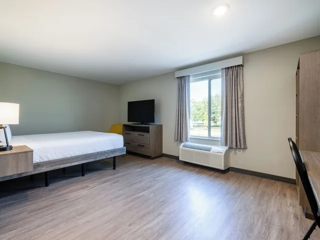 غرفة بسرير كوين لذوي الإعاقة، ECHO Suites Extended Stay by Wyndham Austin Round Rock 2/10