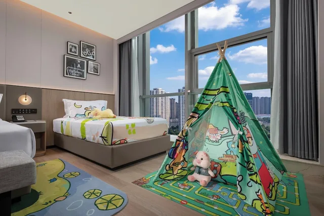 Kids Theme, Premium, 1 King and 1 Single Beds، Holiday Inn Rizhao Seaview by IHG 3/5