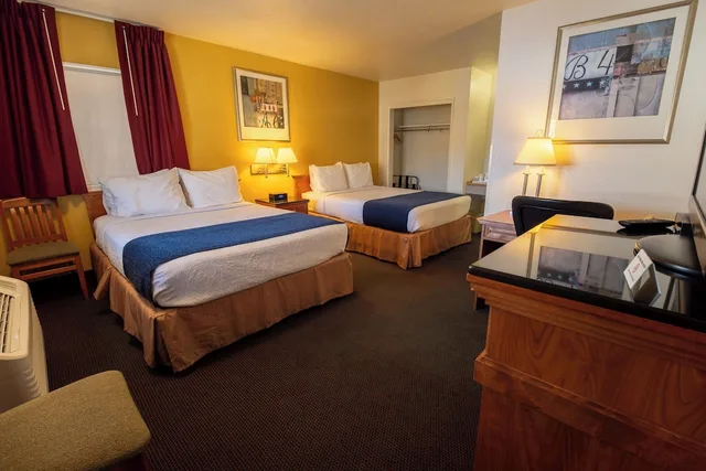 غرفة بسريرين مزدوجين، Travelodge By Wyndham Pendleton OR 6/10