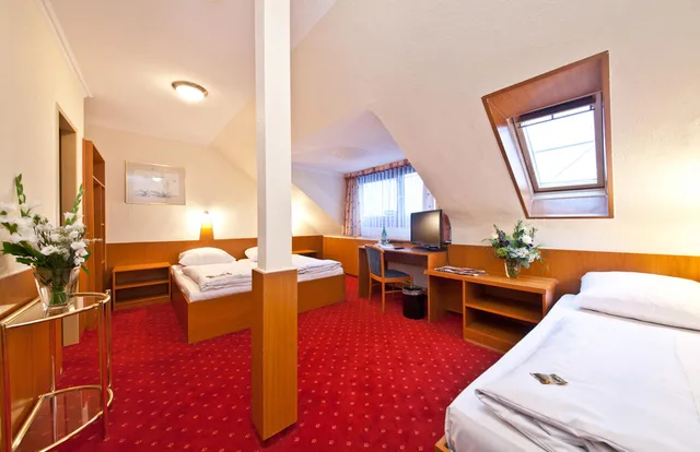 غرفة قياسية ثلاثية، Hotel Primus Frankfurt Sachsenhausen 1/1