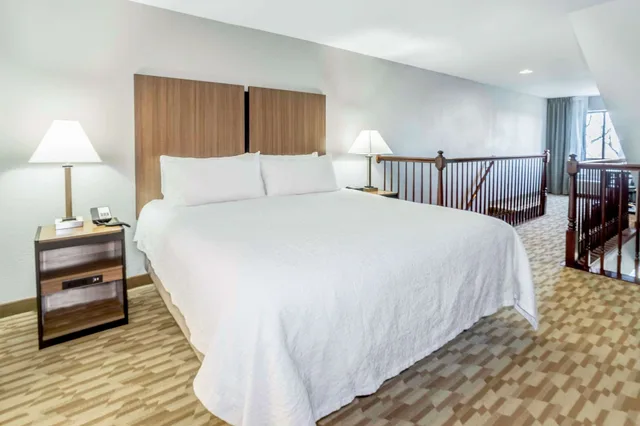غرفة بسريرين كوين لذوي الإعاقة، Riverview Inn & Suites, Ascend Hotel Collection 5/9