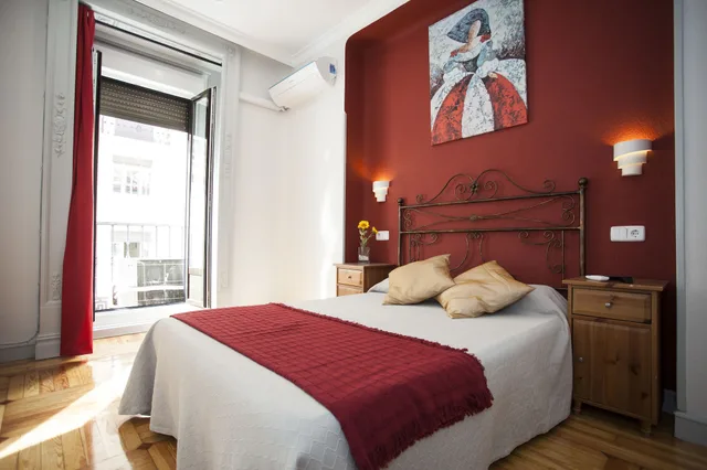 غرفة قياسية بسرير كوين بإطلالة على المدينة، Hostal Aresol 1/5