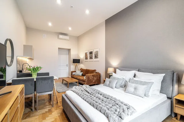 Superior, Studio, Double Bed, Sofa, Main Square، Venetian House Market Square Aparthotel 4/10