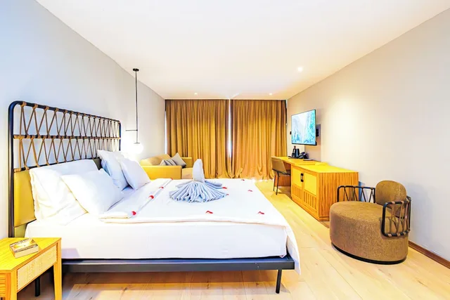 غرفة بريميوم بسرير كينج بمسبح خاص، Kombo Beach Resort 1/10