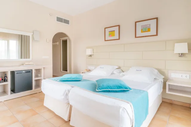 Junior Suite, Studio, Twin Beds, Sea View، Hotel Cala d Or - Adults Only 3/7