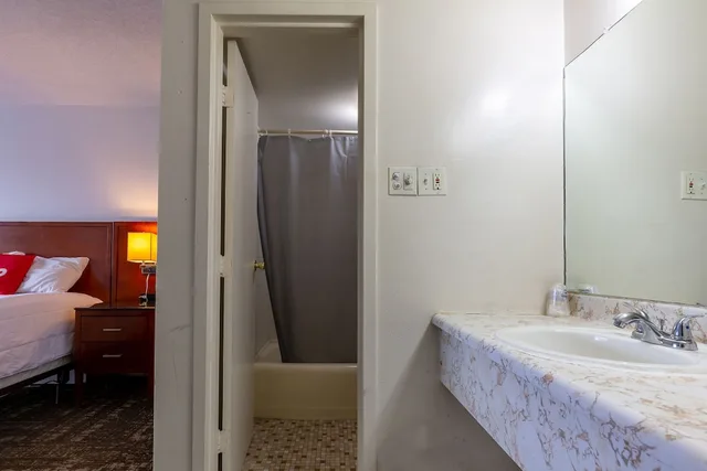 غرفة بسرير مزدوج، Americas Best Value Inn Rockford 5/6