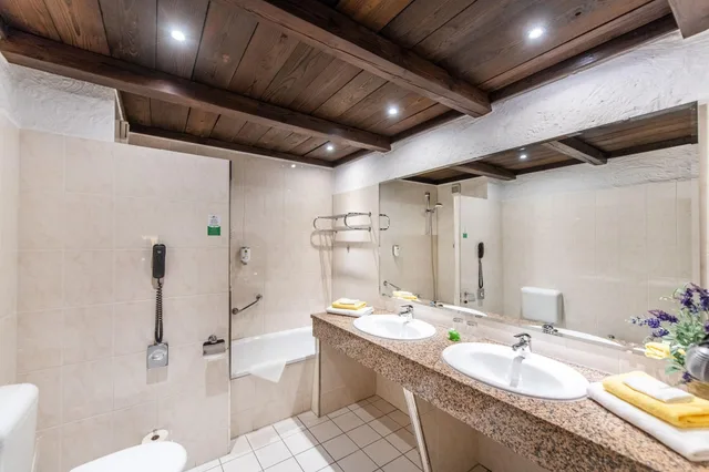 غرفة ثلاثية، CONTEL HOTEL KOBLENZ 3/3
