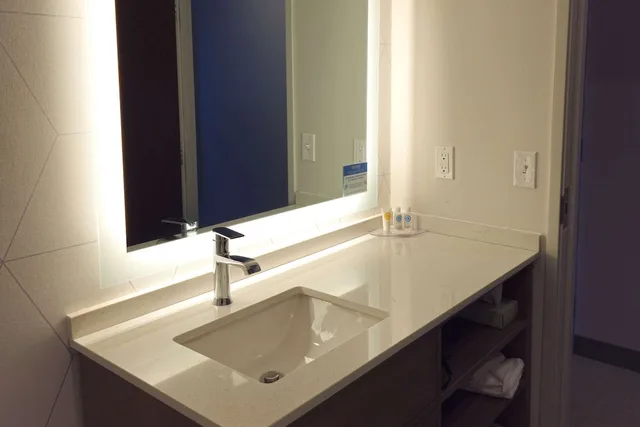 Standard, King Bed, Comfort Inn & Suites at Sanford Sports Complex 6/8