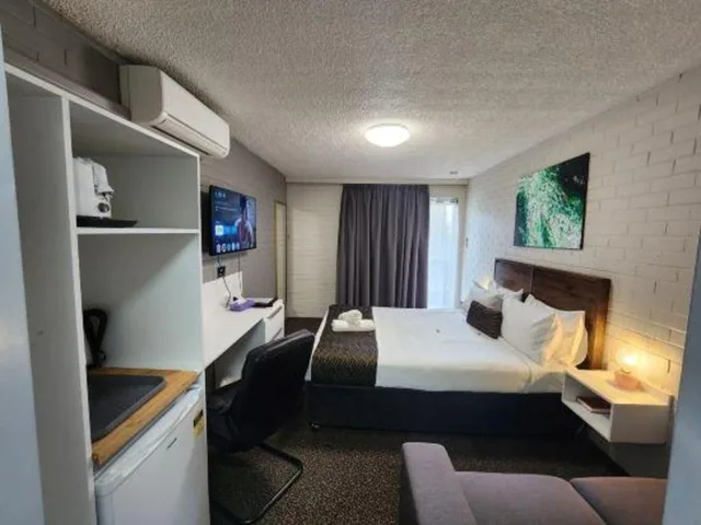 غرفة بسرير كوين، Crest Motor Inn 5/9