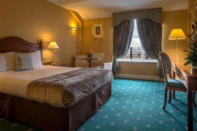 غرفة قياسية ثلاثية، Marine Hotel 1/1