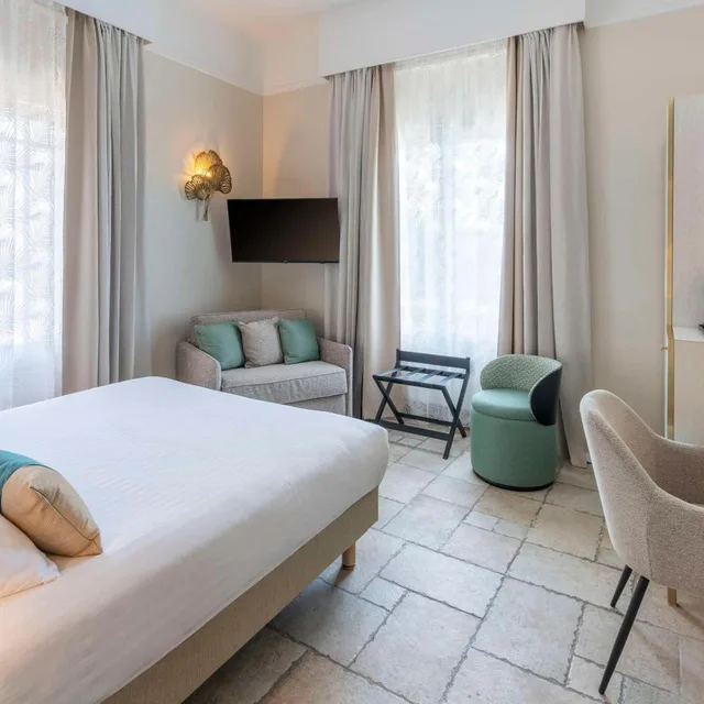 غرفة بسرير كوين بشرفة، Grand Hotel Des Lecques, BW Signature Collection 2/10
