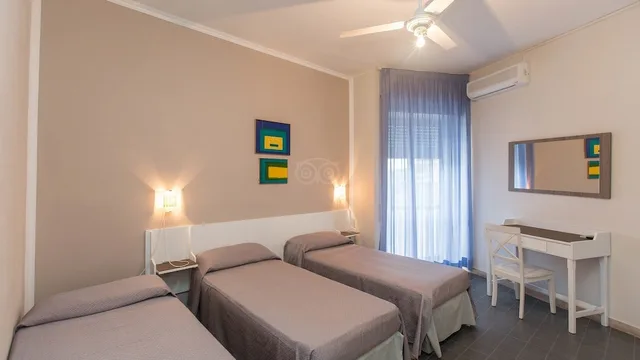 Room, Triple, 1 Queen and 1 Single Bed, Hotel Anna 3/8