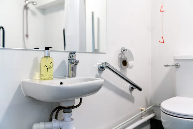 غرفة قياسية بسرير مزدوج لذوي الإعاقة، easyHotel Croydon 9/10