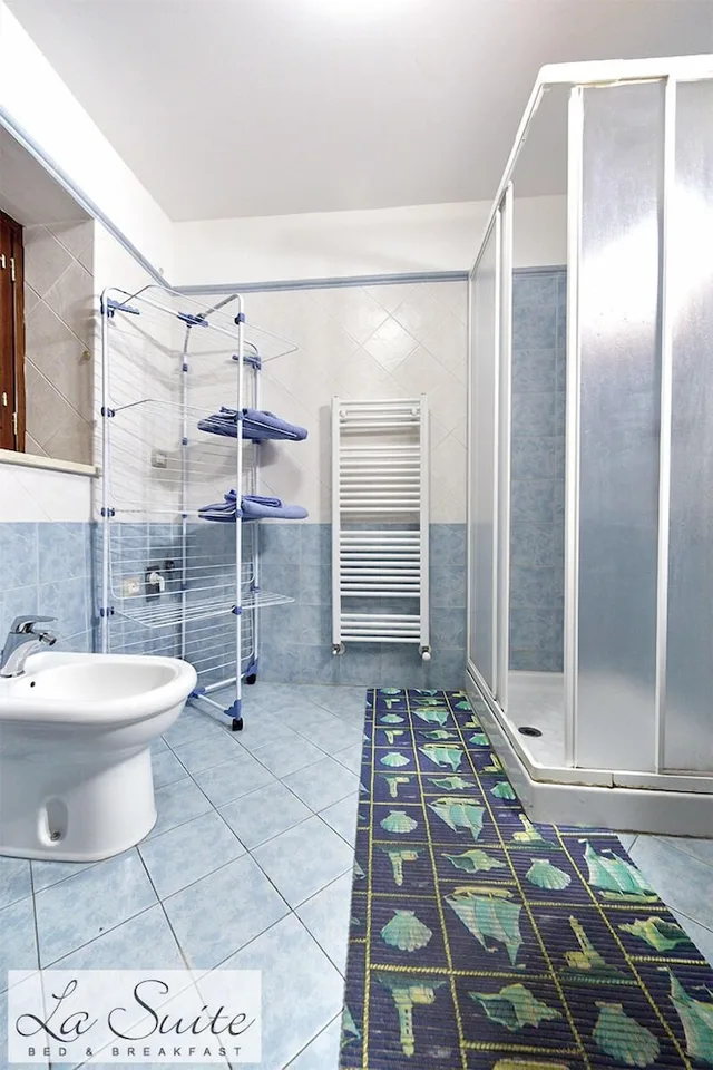 غرفة كومفورت رباعية بسرير كوين وسرير بطابقين وسرير كوين، B&amp;B La Suite 4/5