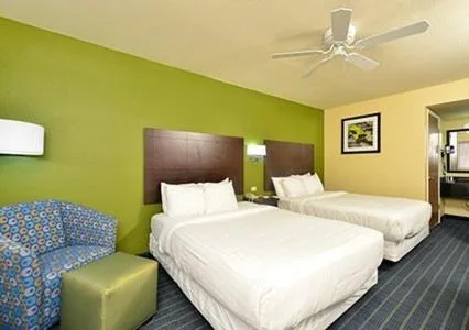 غرفة بسريرين كوين يُسمح فيها بالحيوانات الأليفة، Quality Inn Needles, CA 3/4