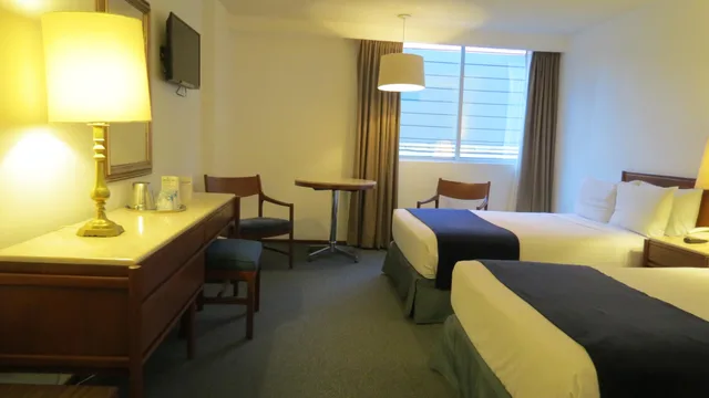 غرفة قياسية بسرير مزدوج بإطلالة، Bristol Hotel 3/4