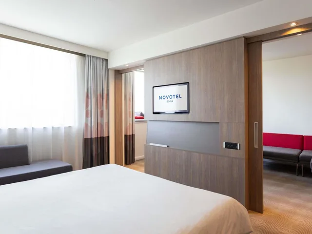جناح بسرير كوين، NOVOTEL SOFIA 1/7