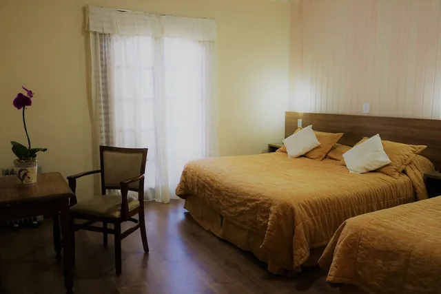 غرفة قياسية ثلاثية بثلاثة أسرّة، HOTEL BOLOGNA CAMPOS DE JORDAO 2/5