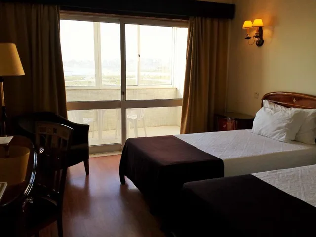 غرفة سوبيريور بسريرين منفصلين، Golden Tulip Porto Gaia Hotel 2/4
