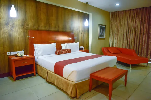 غرفة سوبيريور بسرير كينج بإطلالة على البحر، Harbour View Suites 8/10