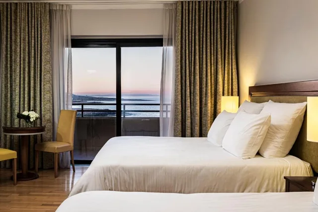 Family Room Seaview, Radisson Blu Resort Malta St Julians 3/5