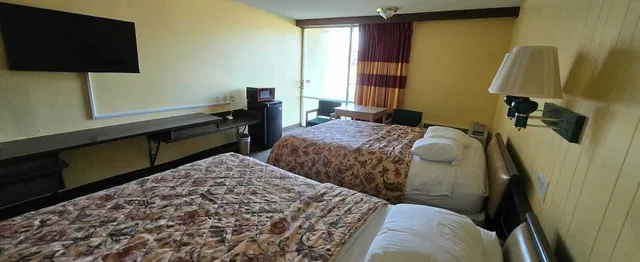 غرفة بسريرين كوين للمدخنين، Sunset Inn Manning I 95 4/5