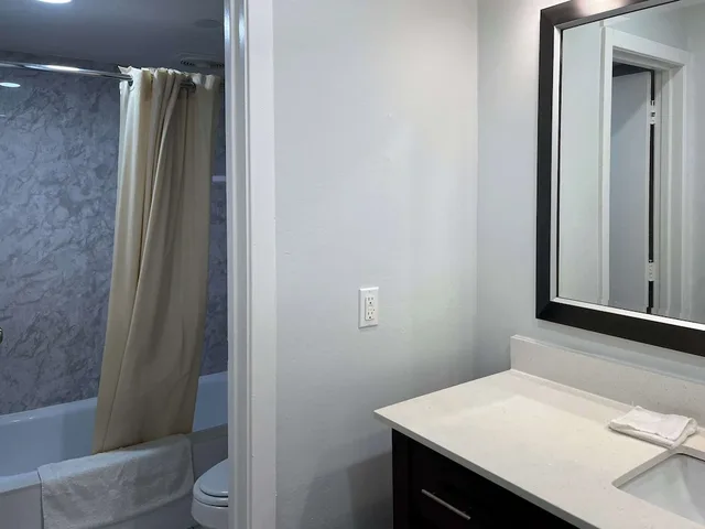 غرفة ديلوكس بسرير كينج للمدخنين، Motel6 Greenville, NC – ECU-Medical Center 3/3