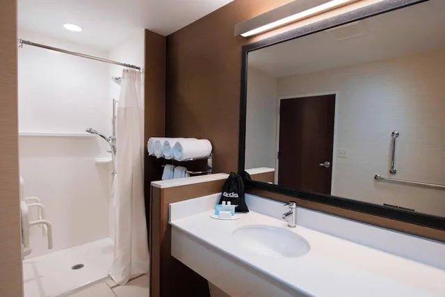 جناح بسرير كينج مع أريكة، Fairfield Inn Suites Scottsbluff 3/3