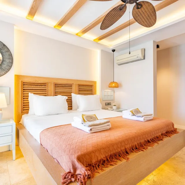 غرفة بسرير مزدوج بإطلالة على البحر، Kalkan Saray Suites Hotel 3/10