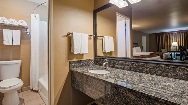 غرفة قياسية بسريرين مزدوجين، Best Western La Posada Motel 9/10