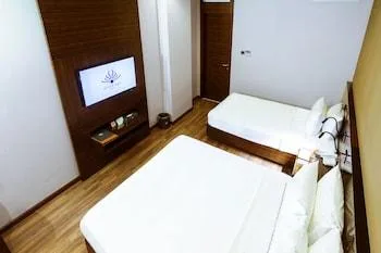 Superior, Triple, No Window، QUEEN ANN HOTEL 1/1