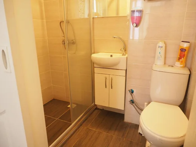 غرفة بسرير مزدوج، Deeps Hostel 2/2