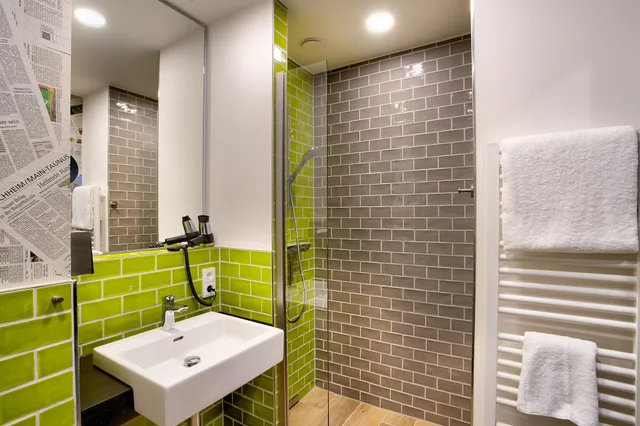 غرفة قياسية بسرير كوين، Twice Hotel Wiesbaden 3/4