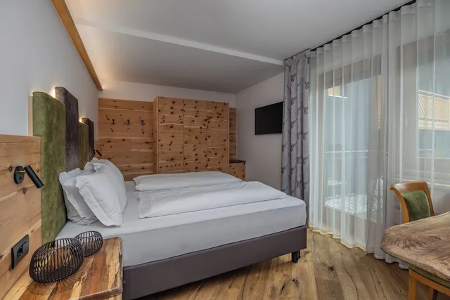 Harmony, King Bed، Hotel Palace Ravelli 1/2
