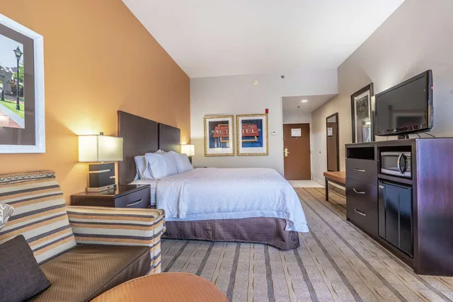 جناح استوديو بسرير كينج مع أريكة، Hampton Inn Milledgeville 2/6
