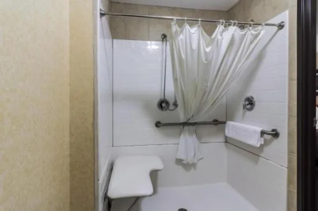 2 Queen Beds - Non-Smoking, Micfridge، Motel6 Minot, ND 10/10