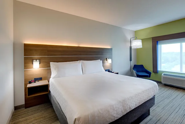 غرفة بسرير كينج، Holiday Inn Express Hotel and Suites Nashville-Opryland 2/4