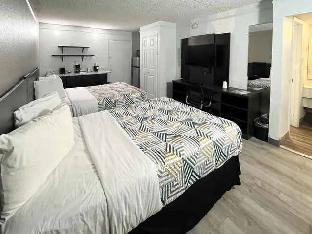 2 Queen Beds - Smoking, Micfridge، Studio6 Suites Dayton, OH - Englewood 2/5